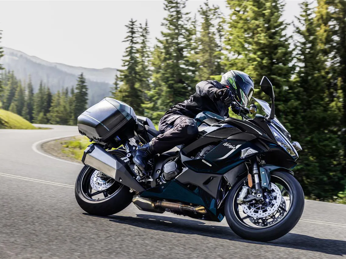 Kawasaki Ninja 1100SX Beats the Competition: The Ultimate Sports Tourer Benchmark